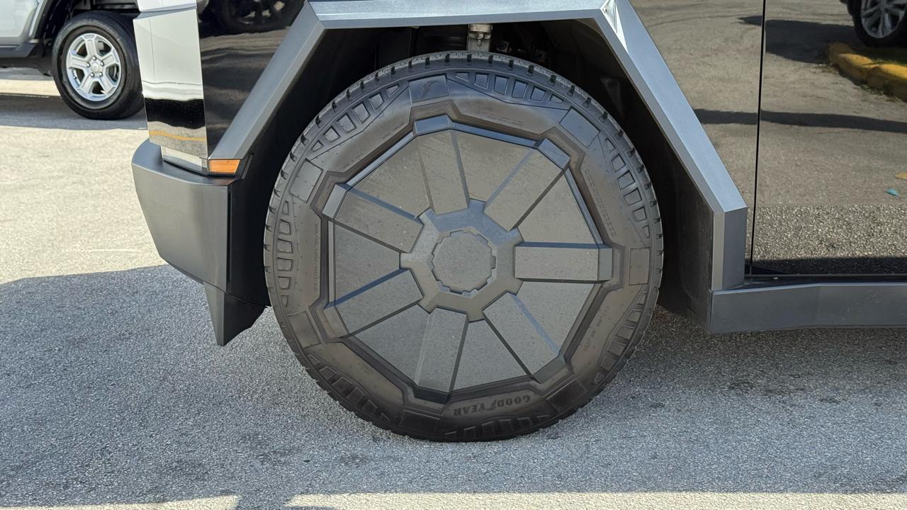 Tesla Cybertruck AWD 2024