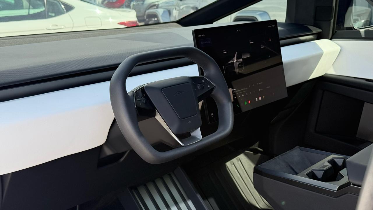 Tesla Cybertruck AWD 2024