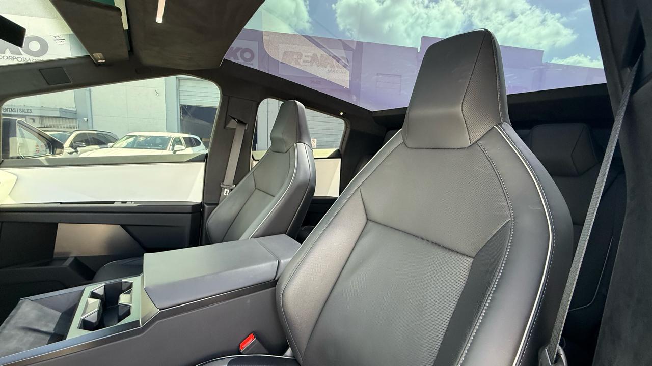 Tesla Cybertruck AWD 2024