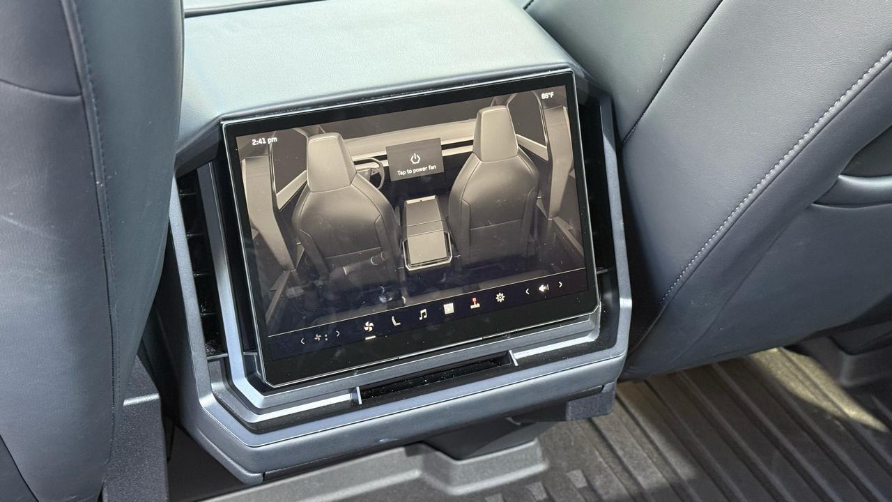 Tesla Cybertruck AWD 2024