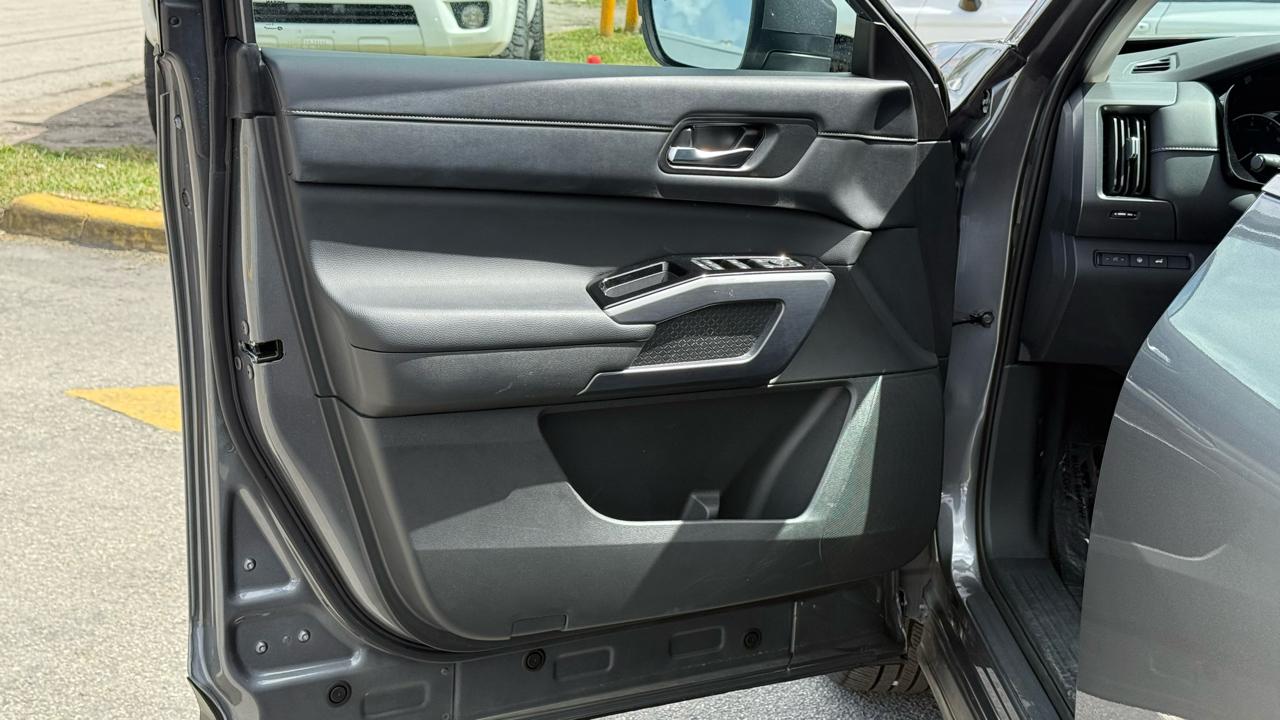 Nissan Pathfinder SL 4WD 2023