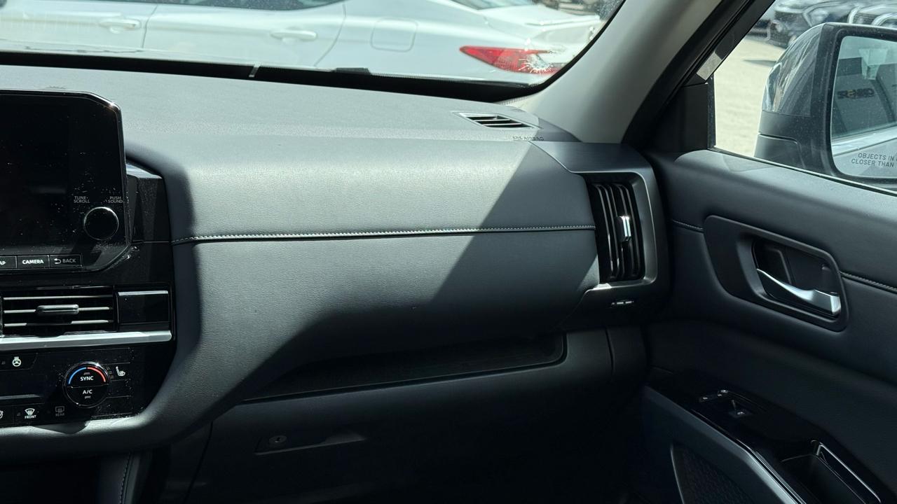 Nissan Pathfinder SL 4WD 2023