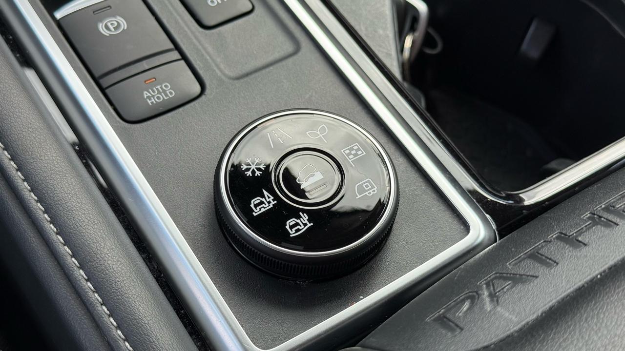 Nissan Pathfinder SL 4WD 2023