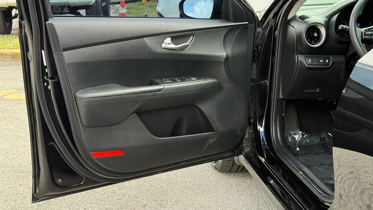 Kia Forte LXS IVT 2021