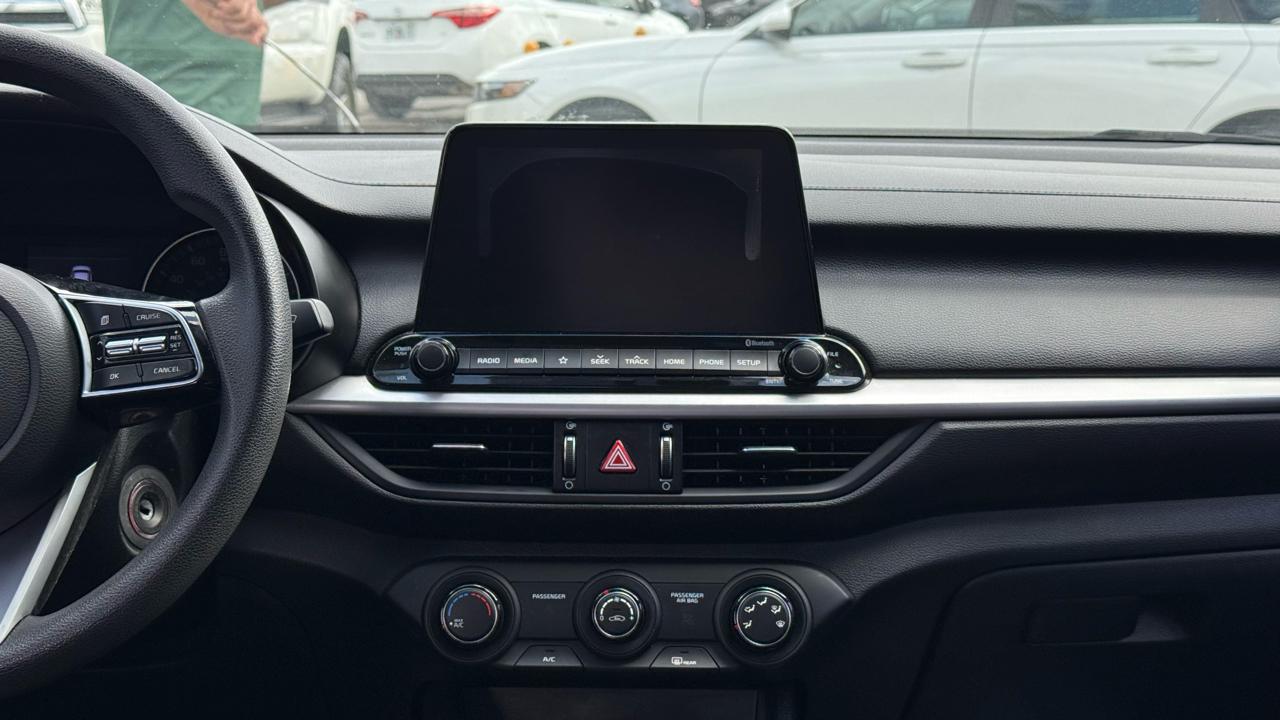 Kia Forte LXS IVT 2021