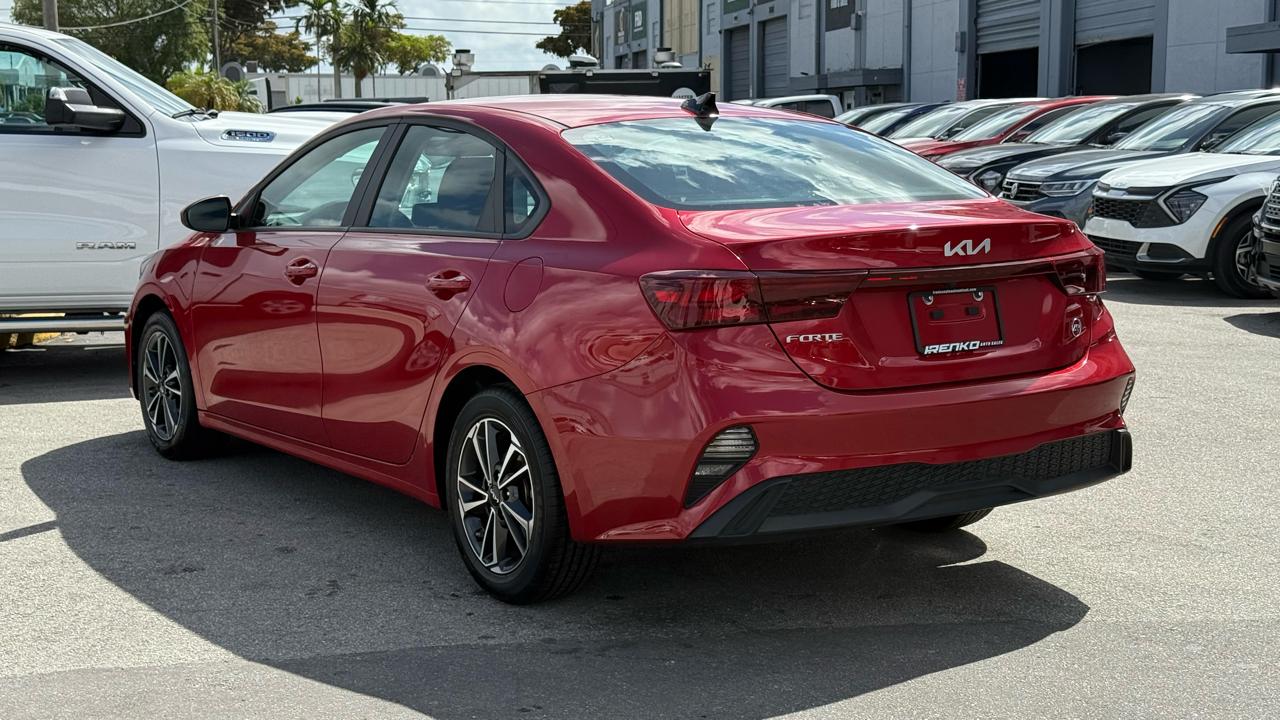 Kia Forte LXS IVT 2024