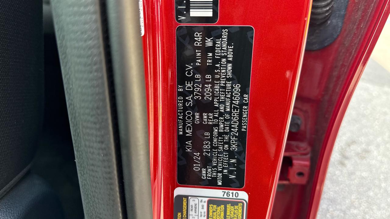 Kia Forte LXS IVT 2024