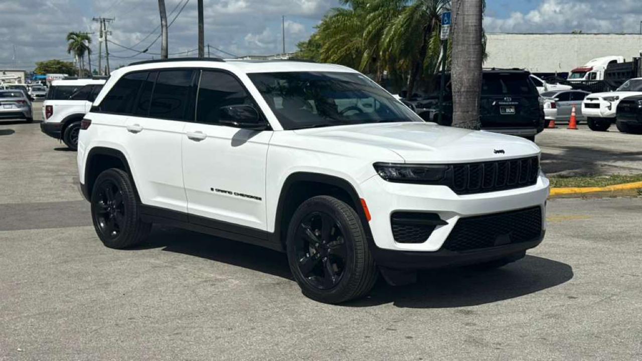 Jeep Grand Cherokee Altitude 4x2 2023