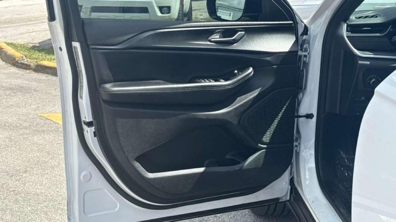 Jeep Grand Cherokee Altitude 4x2 2023