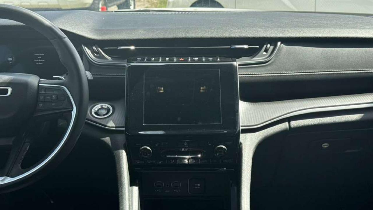 Jeep Grand Cherokee Altitude 4x2 2023