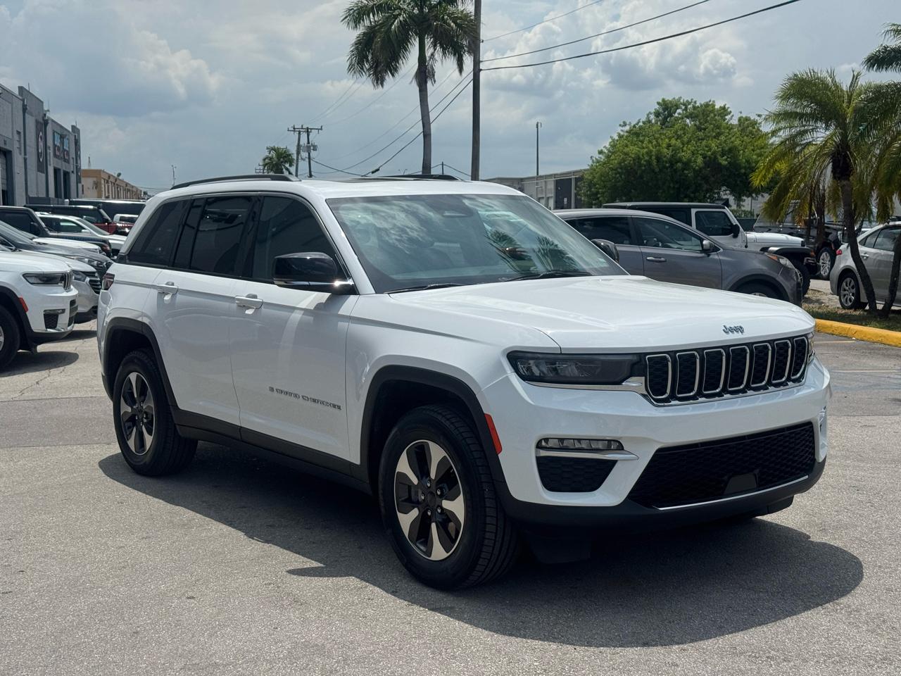 Jeep Grand Cherokee Altitude 4x2 2023