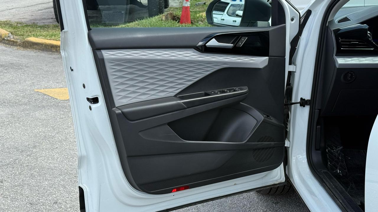 Volkswagen Taos S FWD 2022