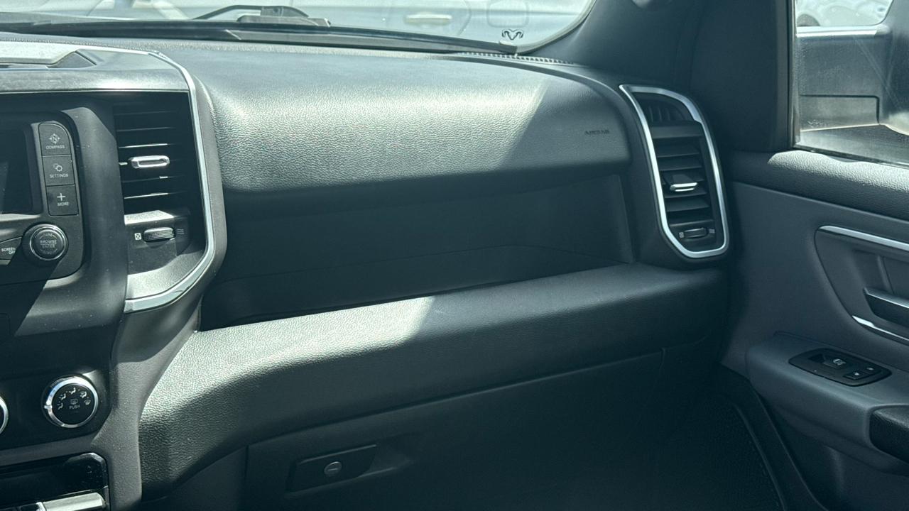 RAM 1500 Big Horn 4x2 Quad Cab 6'4" Box 2022