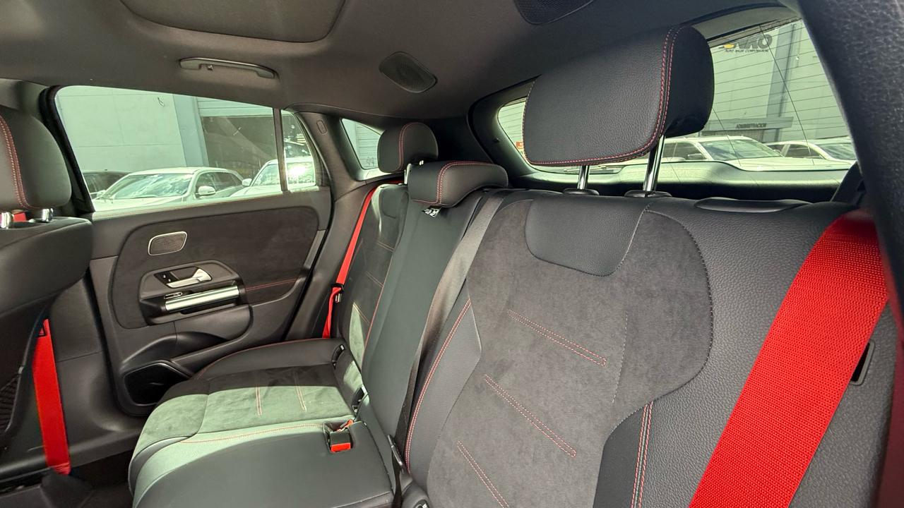 Mercedes-Benz GLA AMG GLA 35 4MATIC SUV 2025