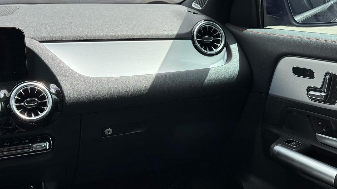 Mercedes-Benz GLA AMG GLA 35 4MATIC SUV 2025