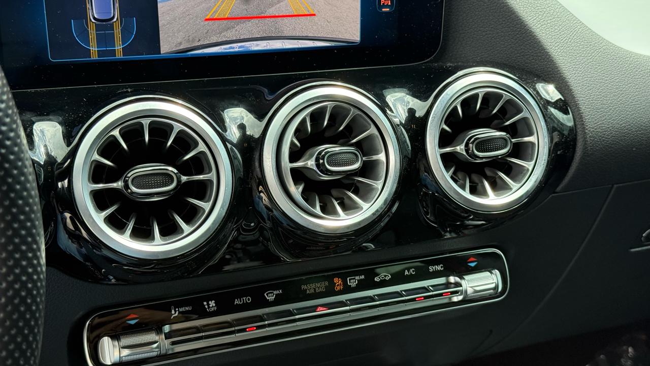 Mercedes-Benz GLA AMG GLA 35 4MATIC SUV 2025