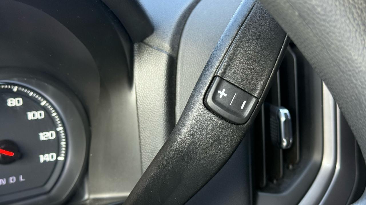 Chevrolet Silverado 1500 2WD Crew Cab 147" Custom 2021