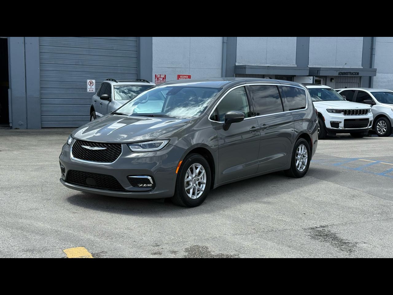 2023 Chrysler Pacifica Touring L FWD