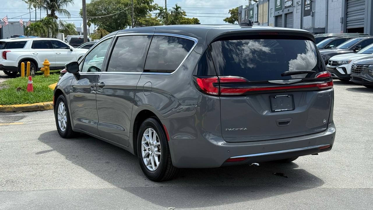 Chrysler Pacifica Touring L FWD 2023