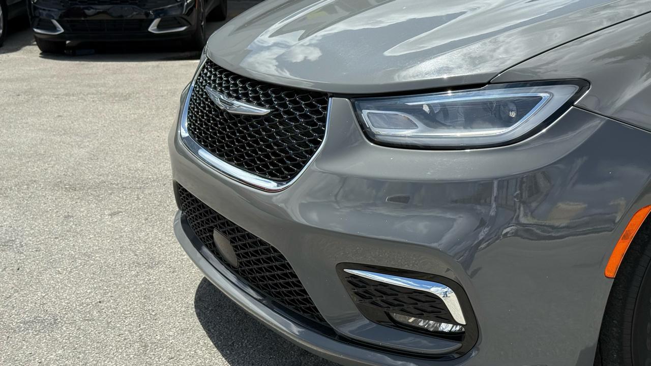 Chrysler Pacifica Touring L FWD 2023