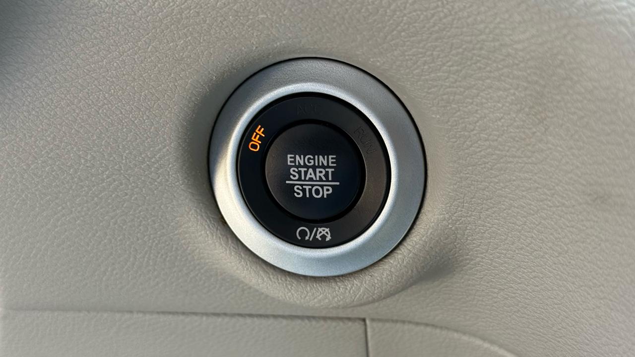 Chrysler Pacifica Touring L FWD 2023