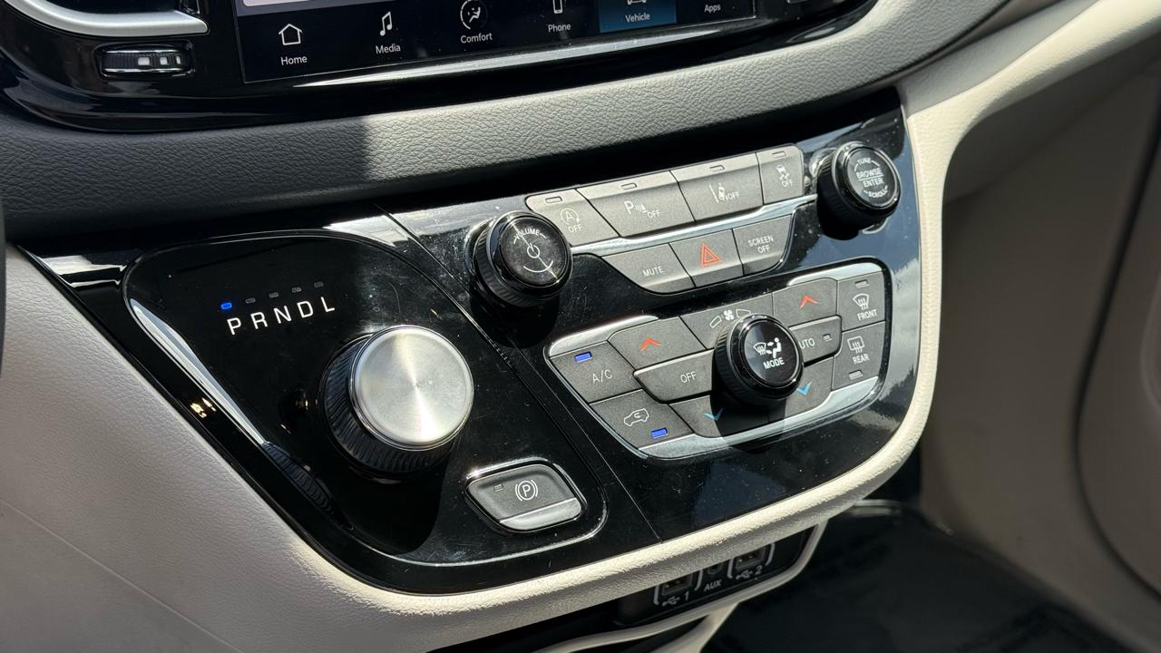 Chrysler Pacifica Touring L FWD 2023