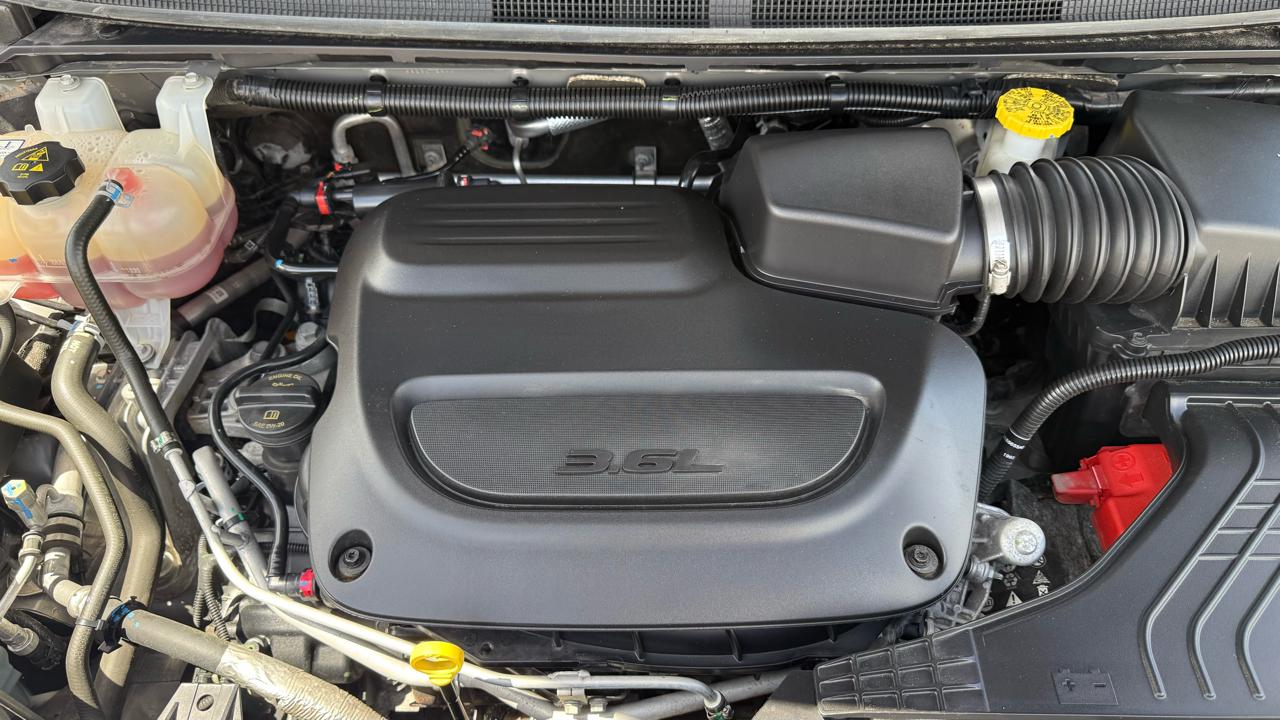 Chrysler Pacifica Touring L FWD 2023