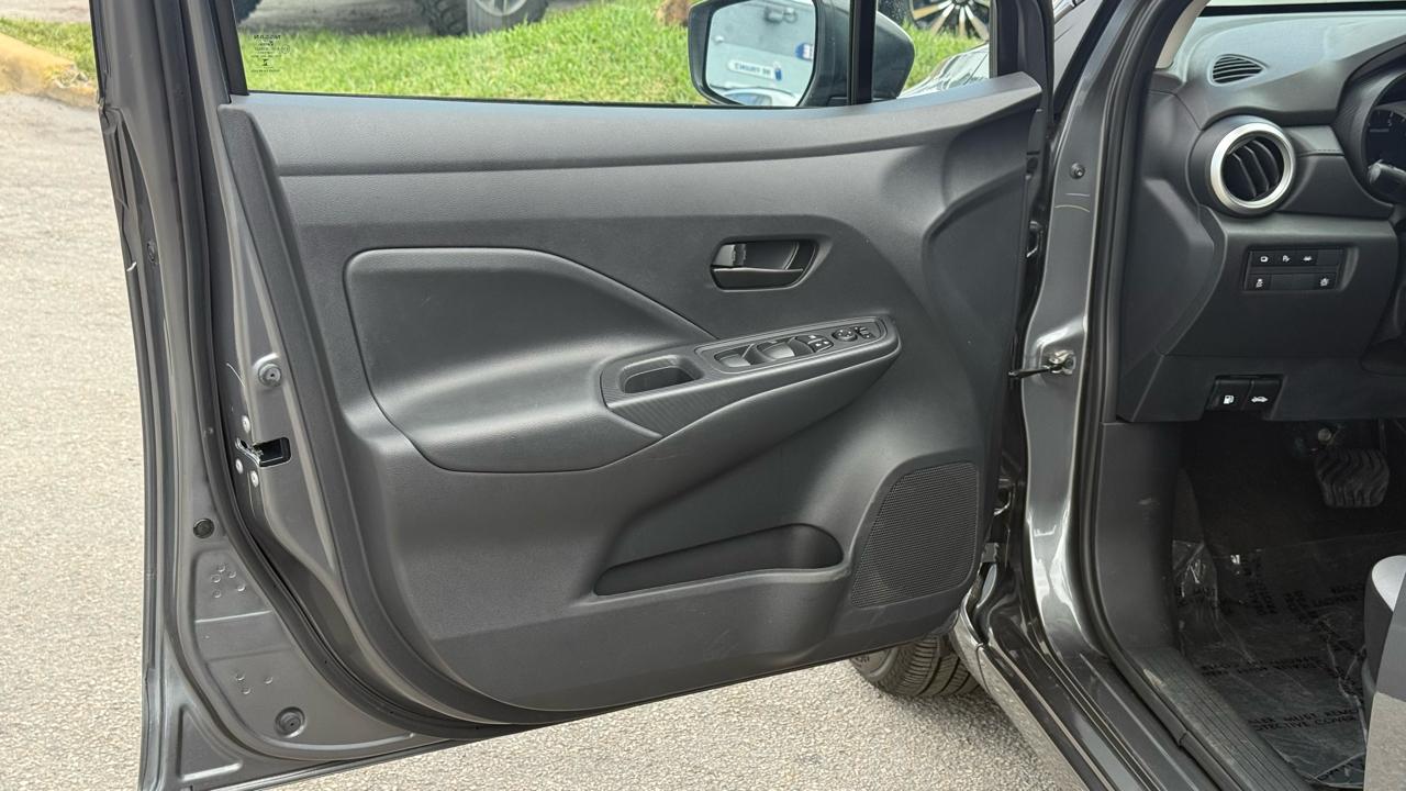 Nissan Versa S CVT 2025