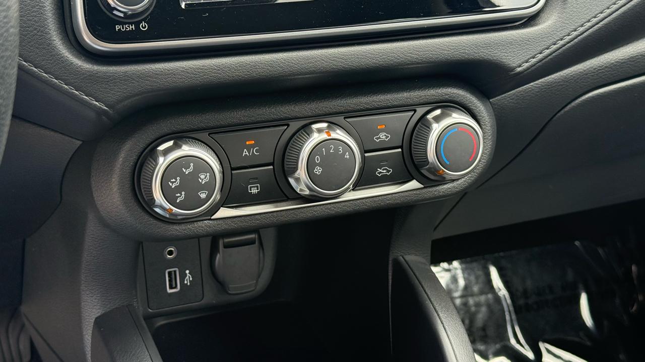 Nissan Versa S CVT 2025