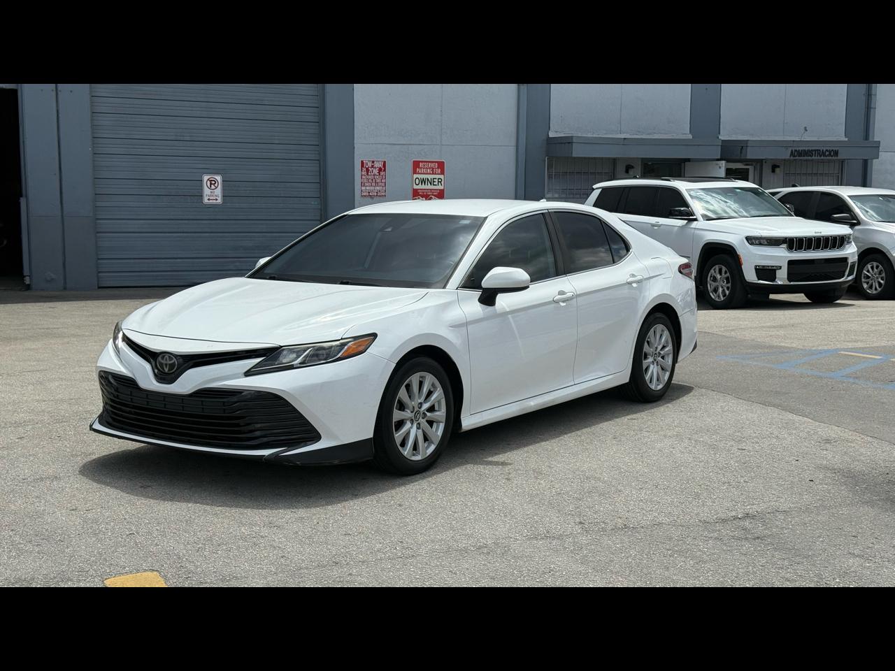Toyota Camry XLE Auto (Natl) 2019