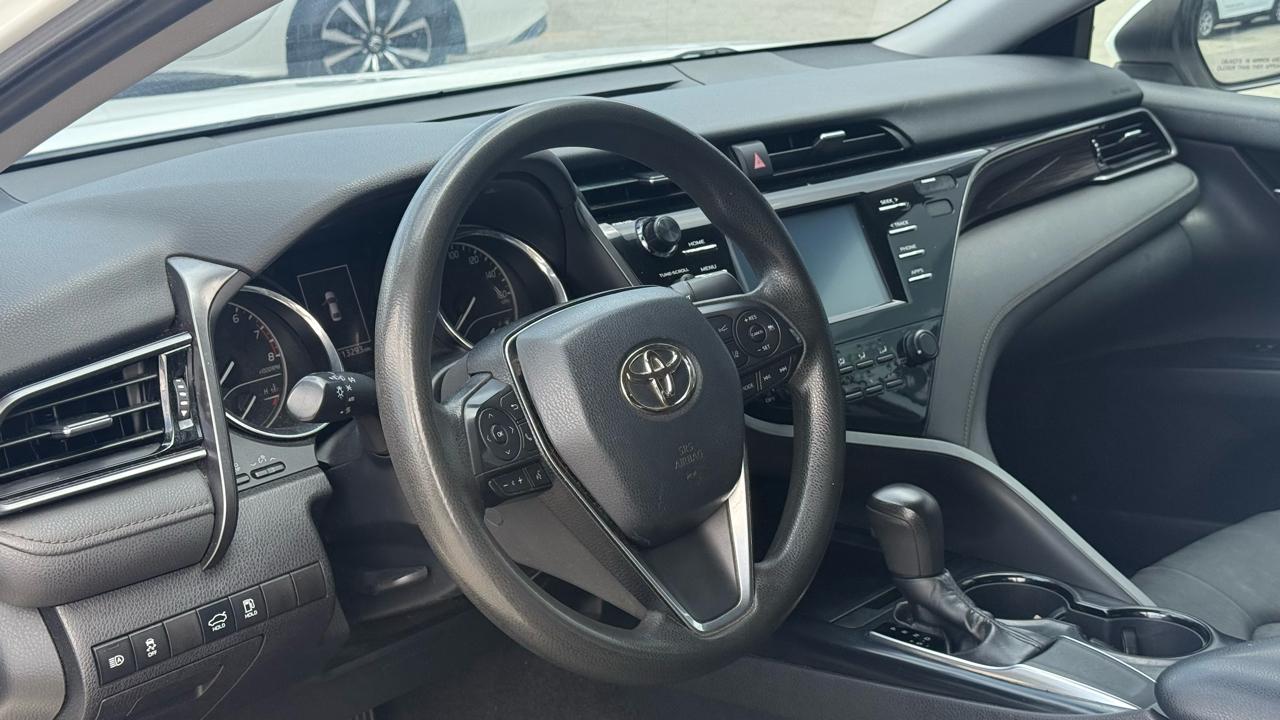Toyota Camry XLE Auto (Natl) 2019
