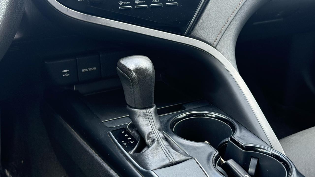 Toyota Camry XLE Auto (Natl) 2019