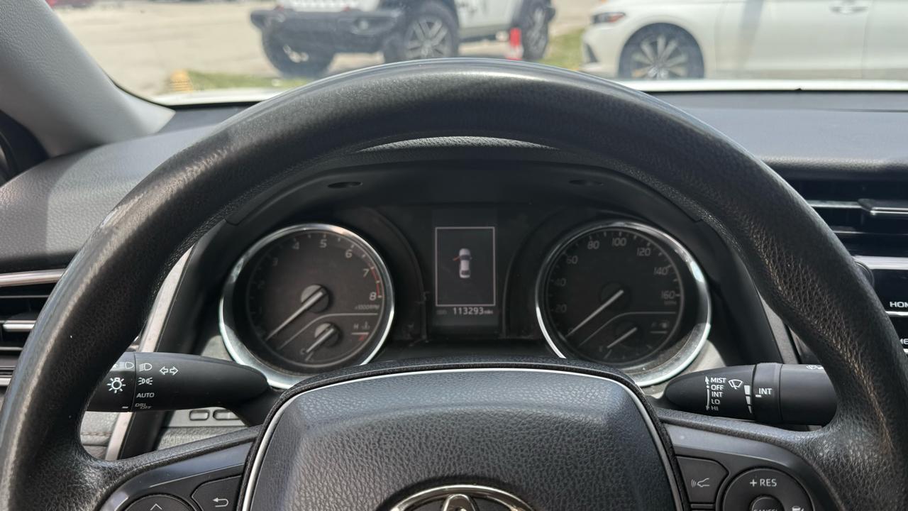 Toyota Camry XLE Auto (Natl) 2019