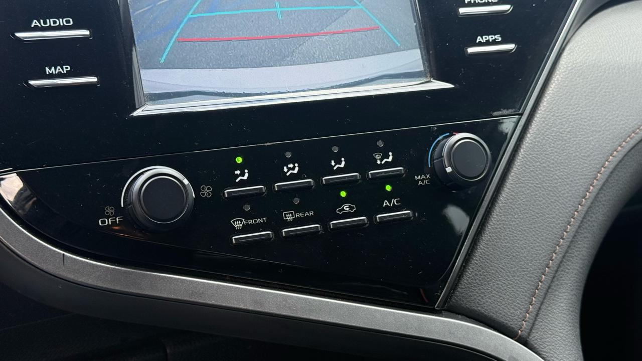 Toyota Camry XLE Auto (Natl) 2019