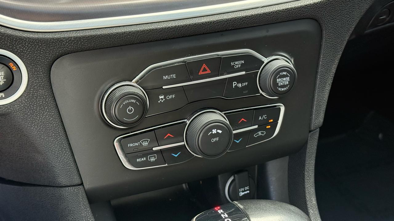 Dodge Charger SXT RWD 2021