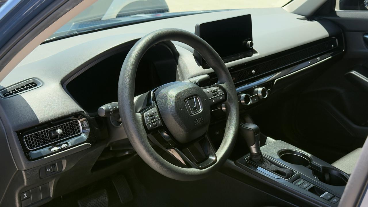 Honda Civic Sedan LX CVT 2025