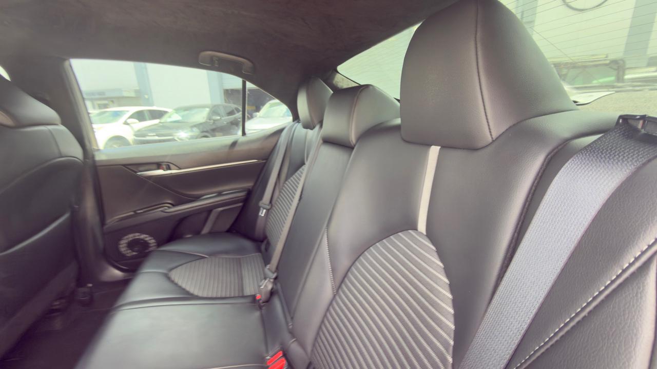 Toyota Camry Hybrid SE Nightshade CVT (Natl) 2023