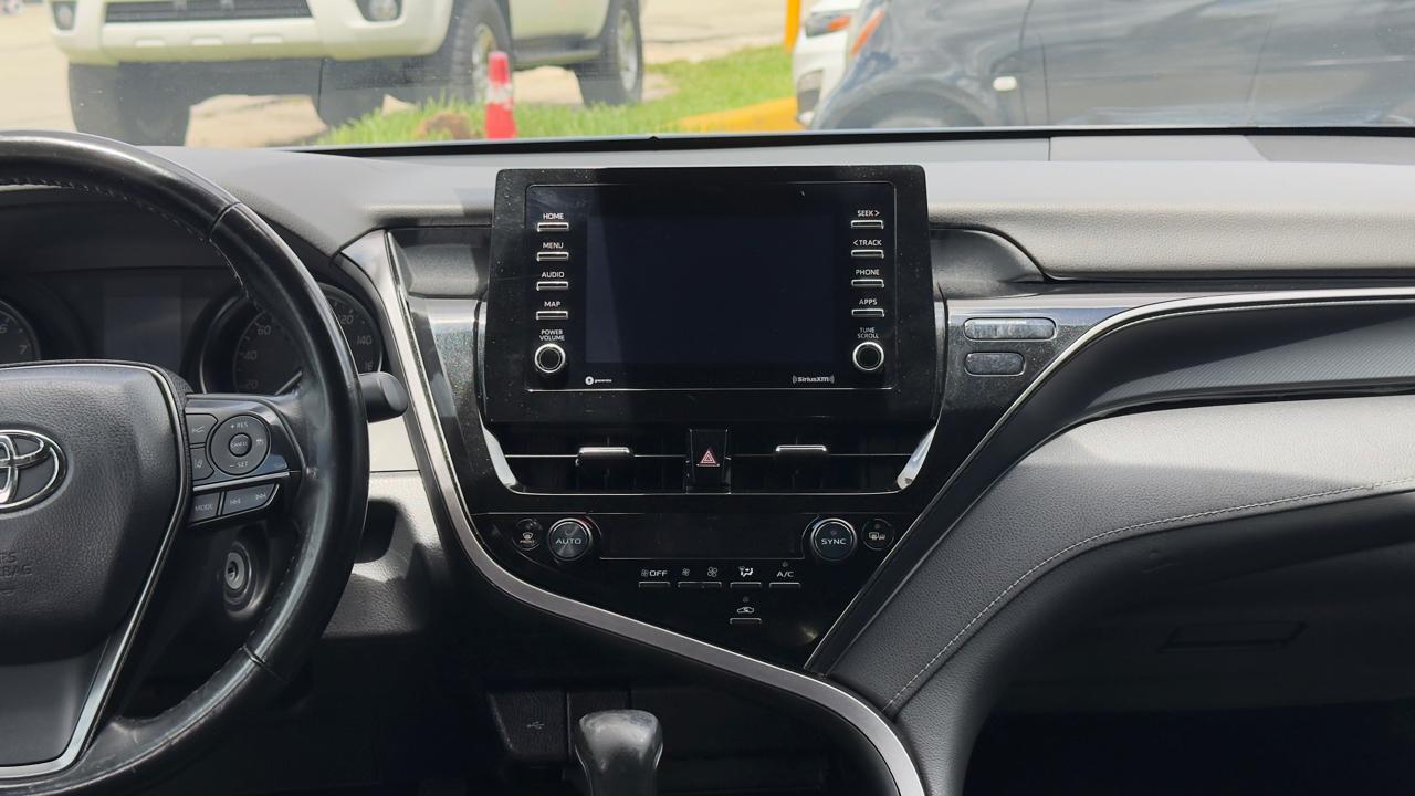 Toyota Camry Hybrid SE Nightshade CVT (Natl) 2023