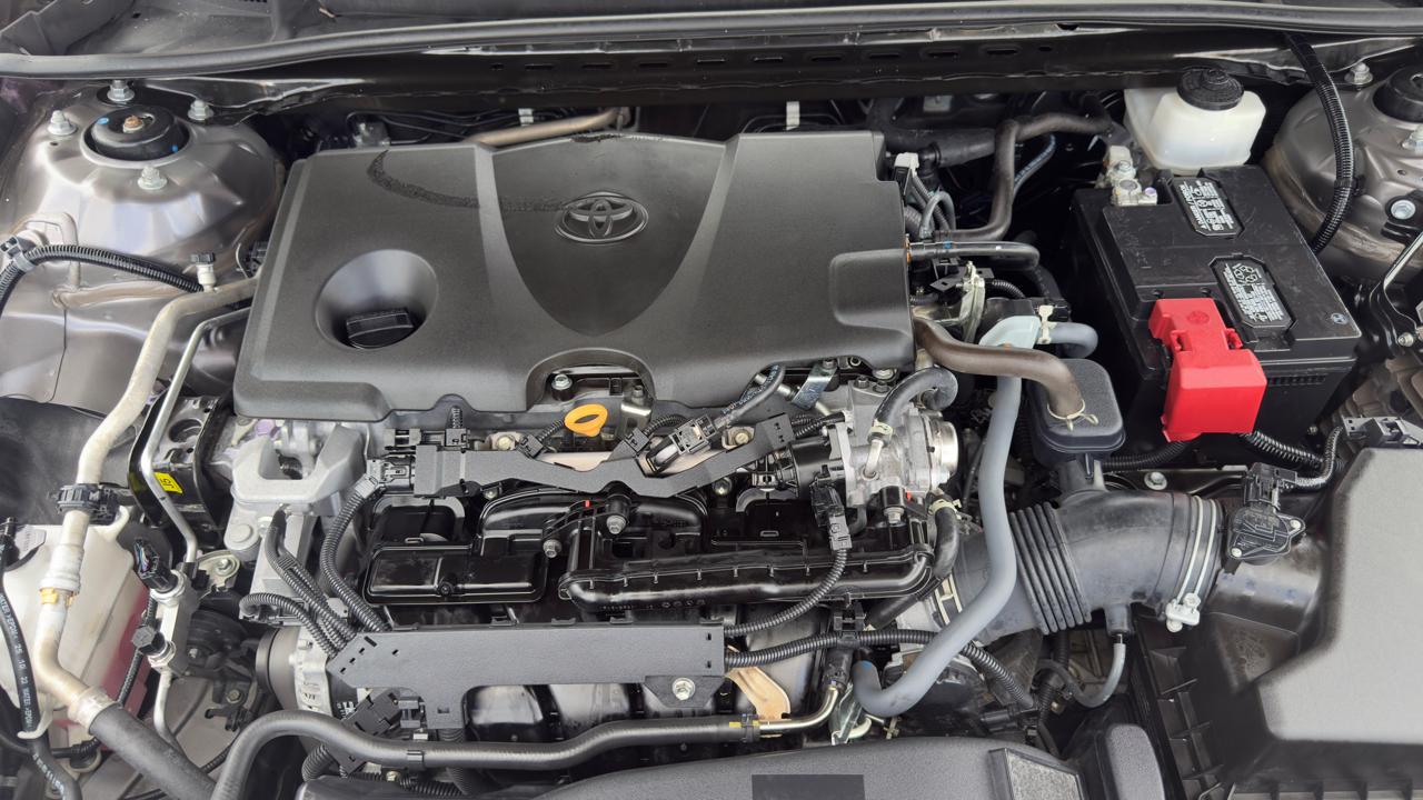 Toyota Camry Hybrid SE Nightshade CVT (Natl) 2023