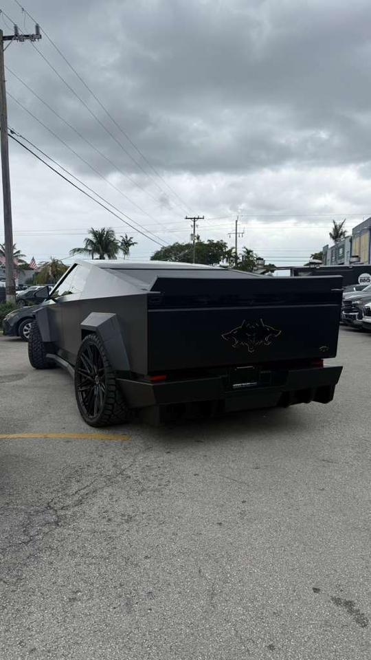 Tesla Cybertruck Cyberbeast AWD 2024