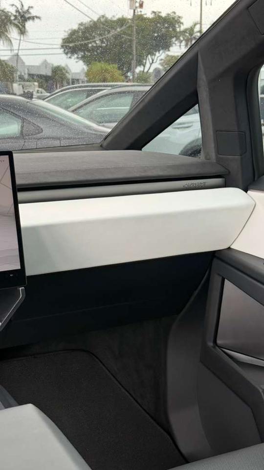 Tesla Cybertruck Cyberbeast AWD 2024