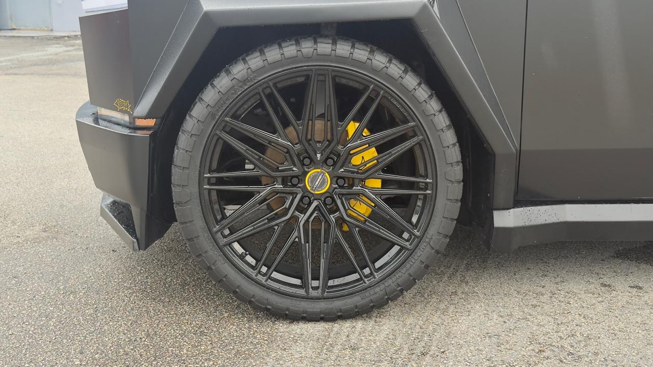 Tesla Cybertruck Cyberbeast AWD 2024
