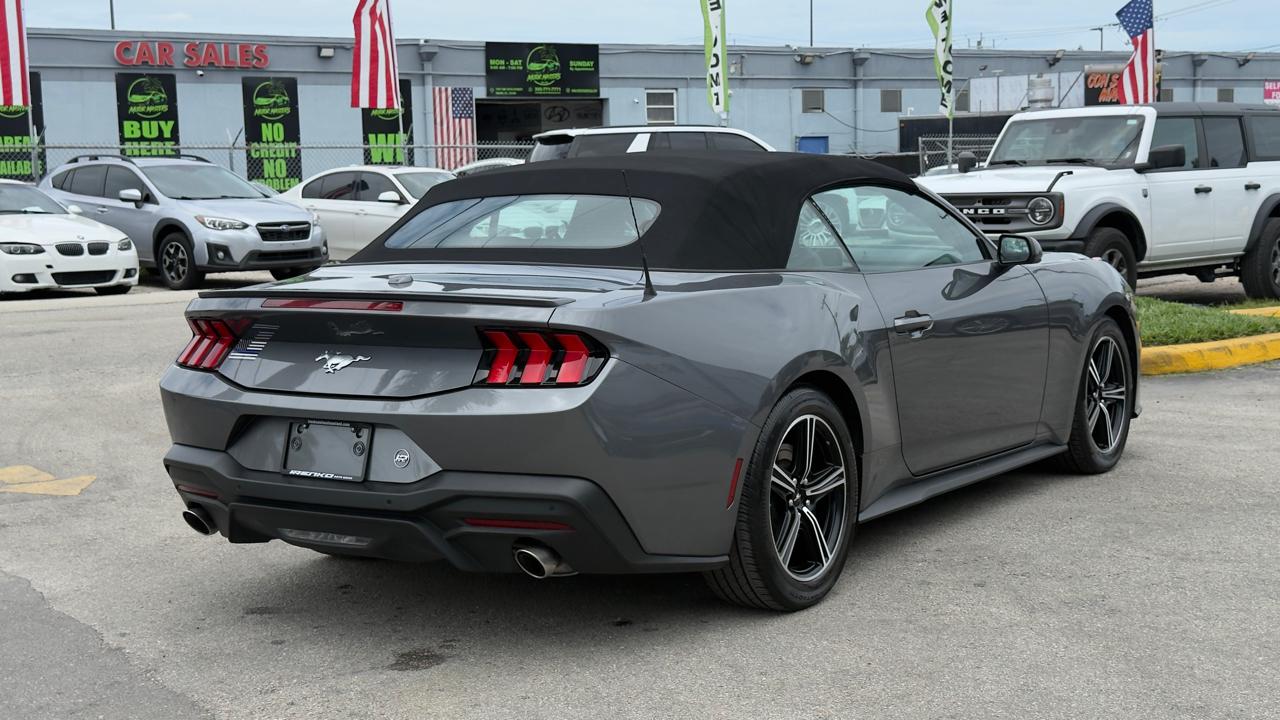 Ford Mustang EcoBoost Convertible 2025