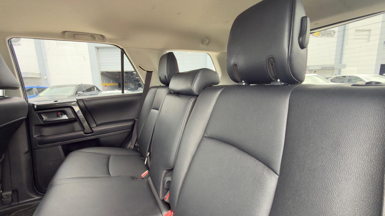Toyota 4Runner TRD Off Road Premium 4WD (Natl) 2018
