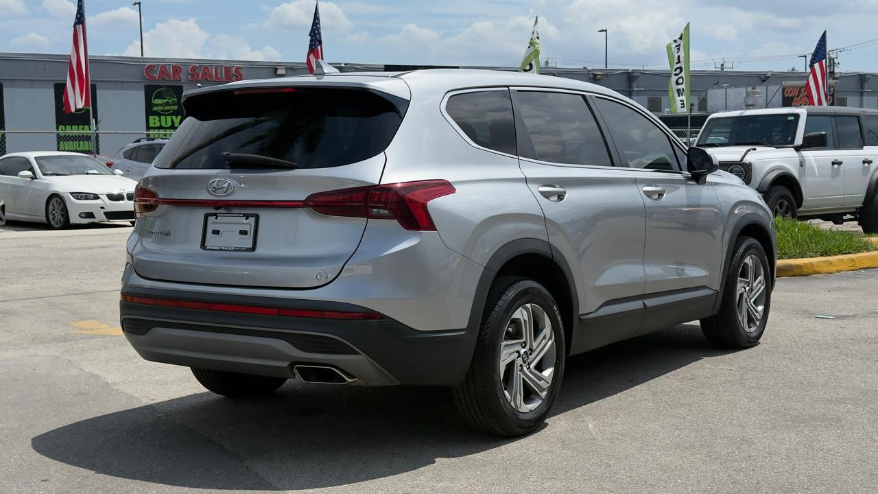 Hyundai Santa Fe SE FWD 2023
