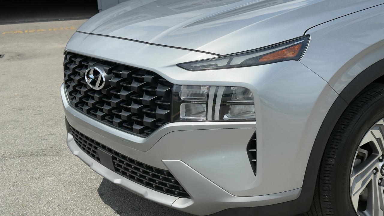 Hyundai Santa Fe SE FWD 2023