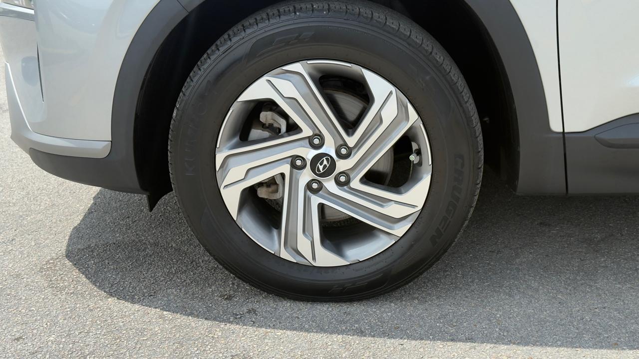 Hyundai Santa Fe SE FWD 2023