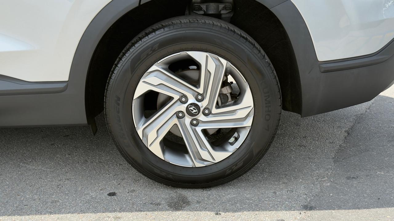 Hyundai Santa Fe SE FWD 2023