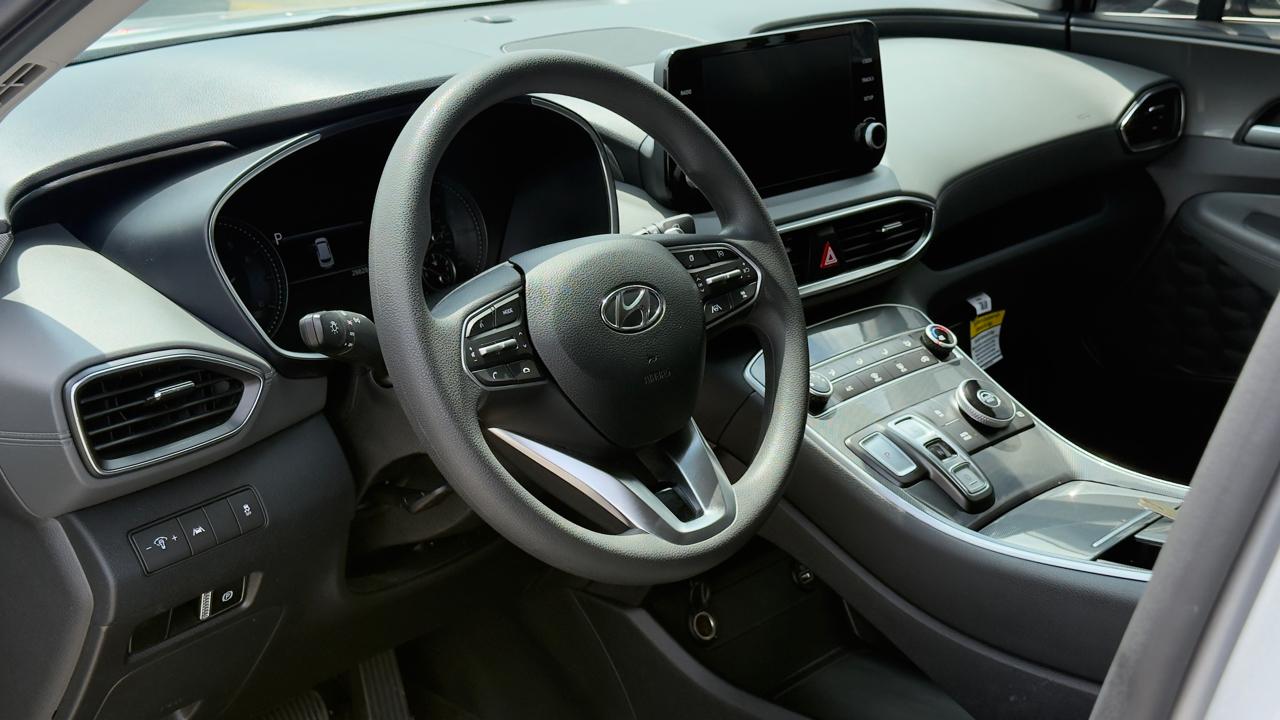 Hyundai Santa Fe SE FWD 2023