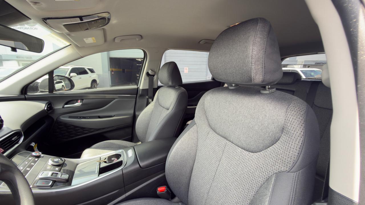 Hyundai Santa Fe SE FWD 2023